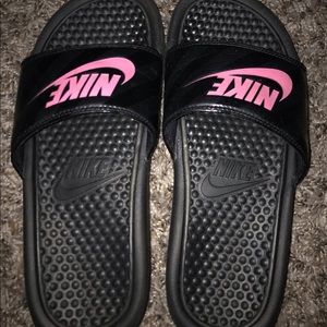 Woman’s Nike slides